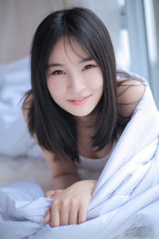 他疯一样的撞着我
